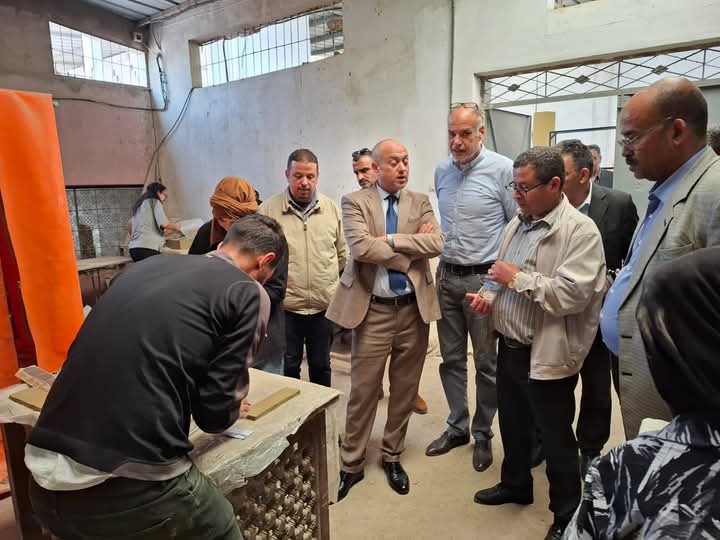 وفد من غرفة الصناعة التقليدية لجهة فاس مكناس يقوم بزيارة عمل للحي الحرفي الرميكة قصد للإطلاع على مختلف الورشات
