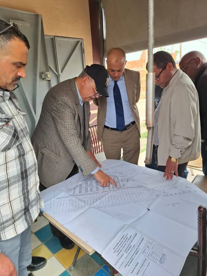 وفد من غرفة الصناعة التقليدية لجهة فاس مكناس يقوم بزيارة عمل للحي الحرفي الرميكة قصد للإطلاع على مختلف الورشات