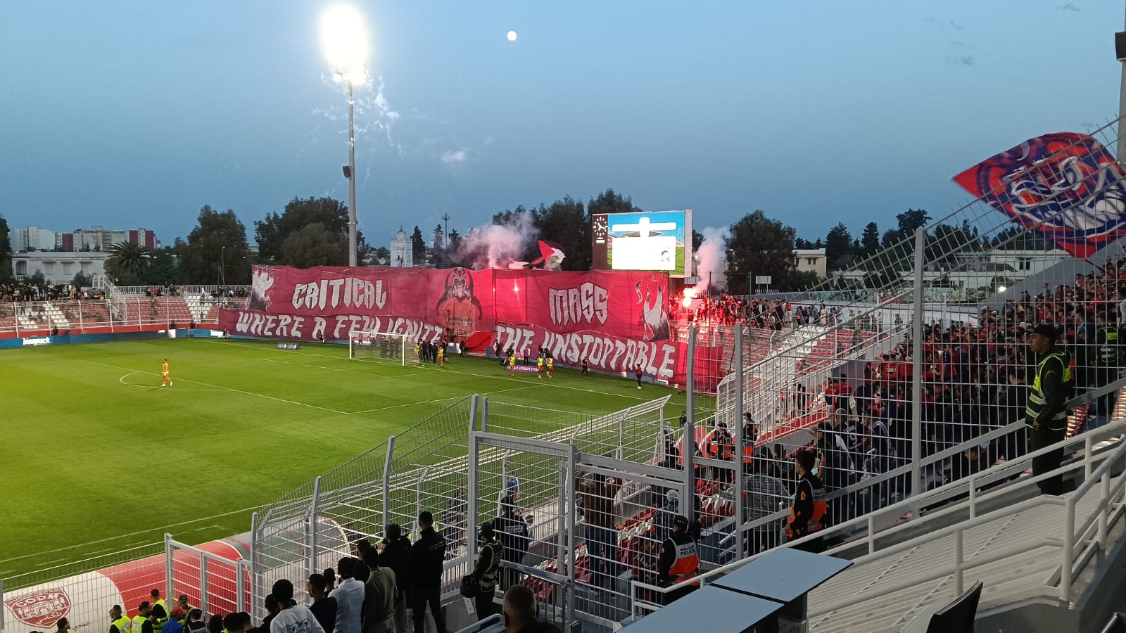 ضربة حظ من اللاعب أنس المهراوي تهدي النادي المكناسي فوزا ثمينا.