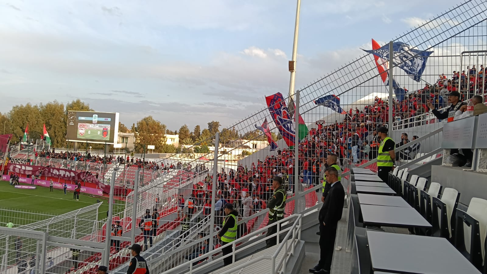 ضربة حظ من اللاعب أنس المهراوي تهدي النادي المكناسي فوزا ثمينا.