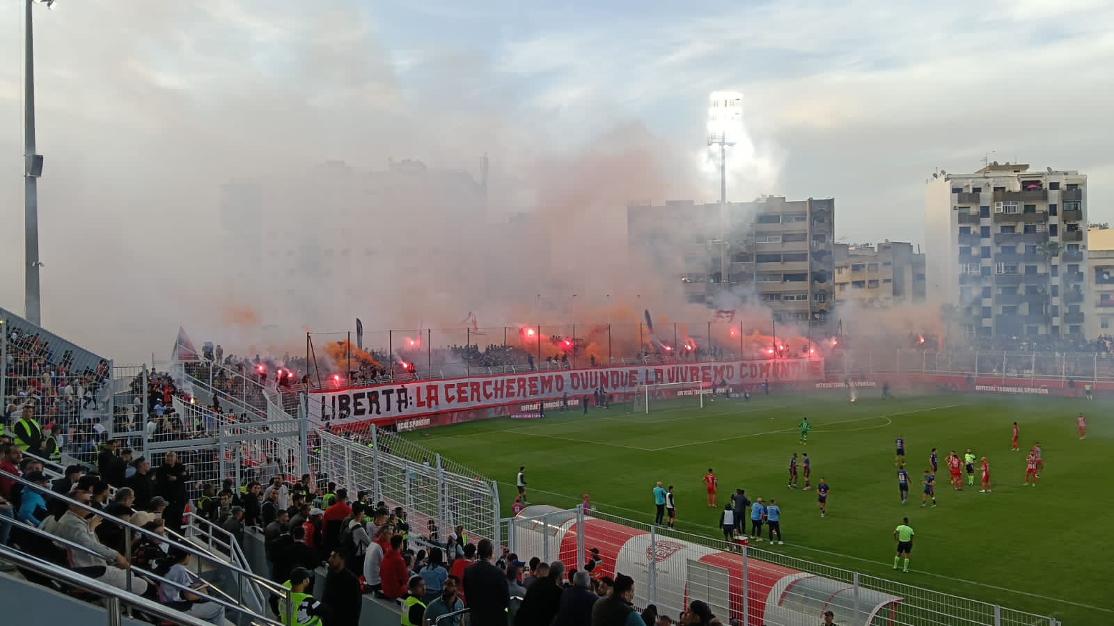 ضربة حظ من اللاعب أنس المهراوي تهدي النادي المكناسي فوزا ثمينا.