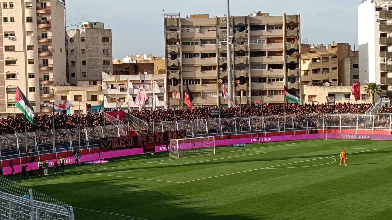 ضربة حظ من اللاعب أنس المهراوي تهدي النادي المكناسي فوزا ثمينا.