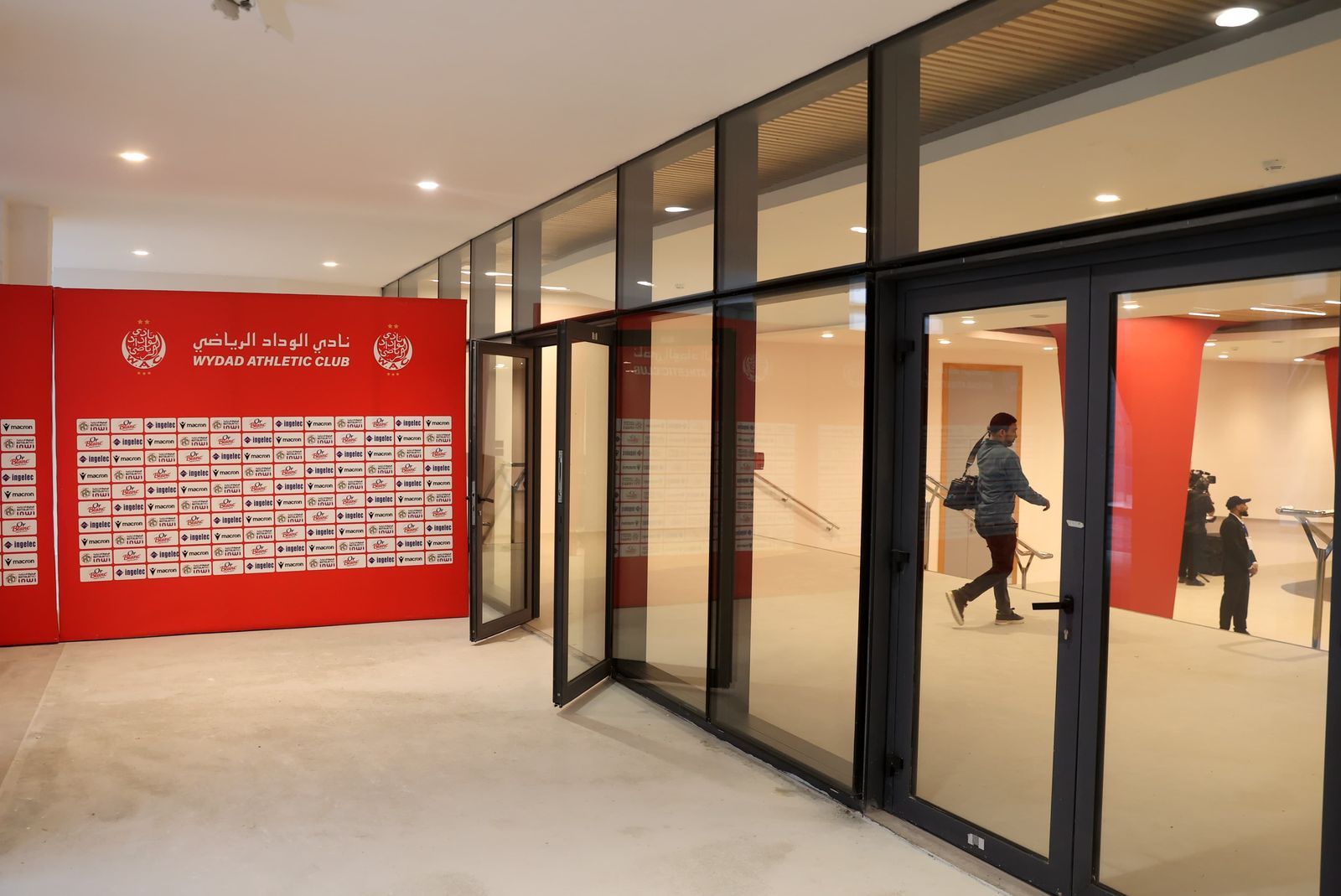 المركب الرياضي محمد الخامس بالدار البيضاء يكتسي حلة جديدة