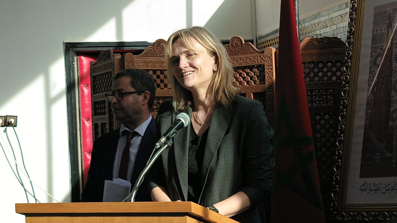 هو الأول من نوعه بالمغرب....كاتب الدولة في الصناعة التقليدية يفتتح أول قطب في صناعة الزجاج بالمعهد المتخصص في فنون الصناعة التقليدية بمكناس هو الأول من نوعه بالمغرب....كاتب الدولة في الصناعة التقليدية يفتتح أول قطب في صناعة الزجاج بالمعهد المتخصص في فنون الصناعة التقليدية بمكناس