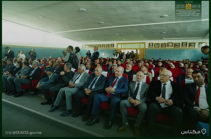 كاتب الدولة المكلف بالصناعة التقليدية والاقتصاد الاجتماعي والتضامني يعقد بمكناس لقاءا تواصليا لتدارس سبل النهوض بقطاع الصناعة التقليدية كاتب الدولة المكلف بالصناعة التقليدية والاقتصاد الاجتماعي والتضامني يعقد بمكناس لقاءا تواصليا لتدارس سبل النهوض بقطاع الصناعة التقليدية