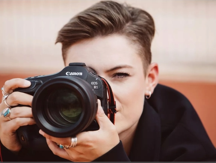 وحيد التجاني: إعادة ابتكار فن التصوير الفوتوغرافي مع كانون والذكاء الاصطناعي في معرض جيتكس 2025 وحيد التجاني: إعادة ابتكار فن التصوير الفوتوغرافي مع كانون والذكاء الاصطناعي في معرض جيتكس 2025