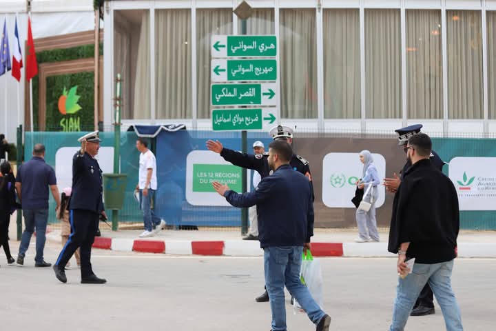 التنويه بالمجهودات الجبارة التي بذلها السادة الأشراف رجال ونساء الأمن الوطني بمكناس خلال افتتاح الملتقى الدولي للفلاحة بالمغرب في دورته 17 بمكناس، تعتبر واجبًا وطنيًا واعترافًا بتضحياتهم وجهودهم المخلصة في خدمة المجتمع.