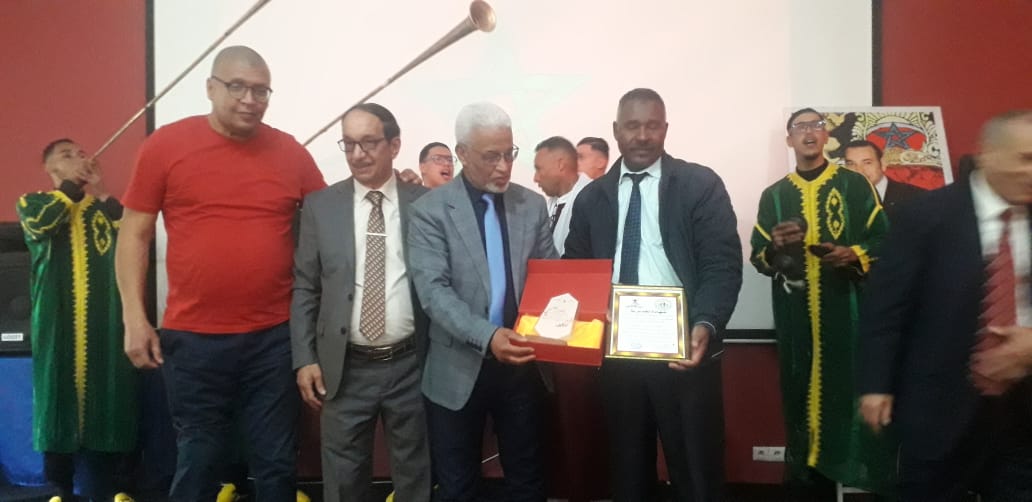 مكناس الفيدرالية الإقليمية لجمعيات الآباء والامهات وأولياء الامور بمكناس تحتفي بنساءها وتكرم اطرها ووجوه اعلامية بمناسبة عيد الام والمرأة بمركز النسيج الجمعوي حمرية. مكناس الفيدرالية الإقليمية لجمعيات الآباء والامهات وأولياء الامور بمكناس تحتفي بنساءها وتكرم اطرها ووجوه اعلامية بمناسبة عيد الام والمرأة بمركز النسيج الجمعوي حمرية.