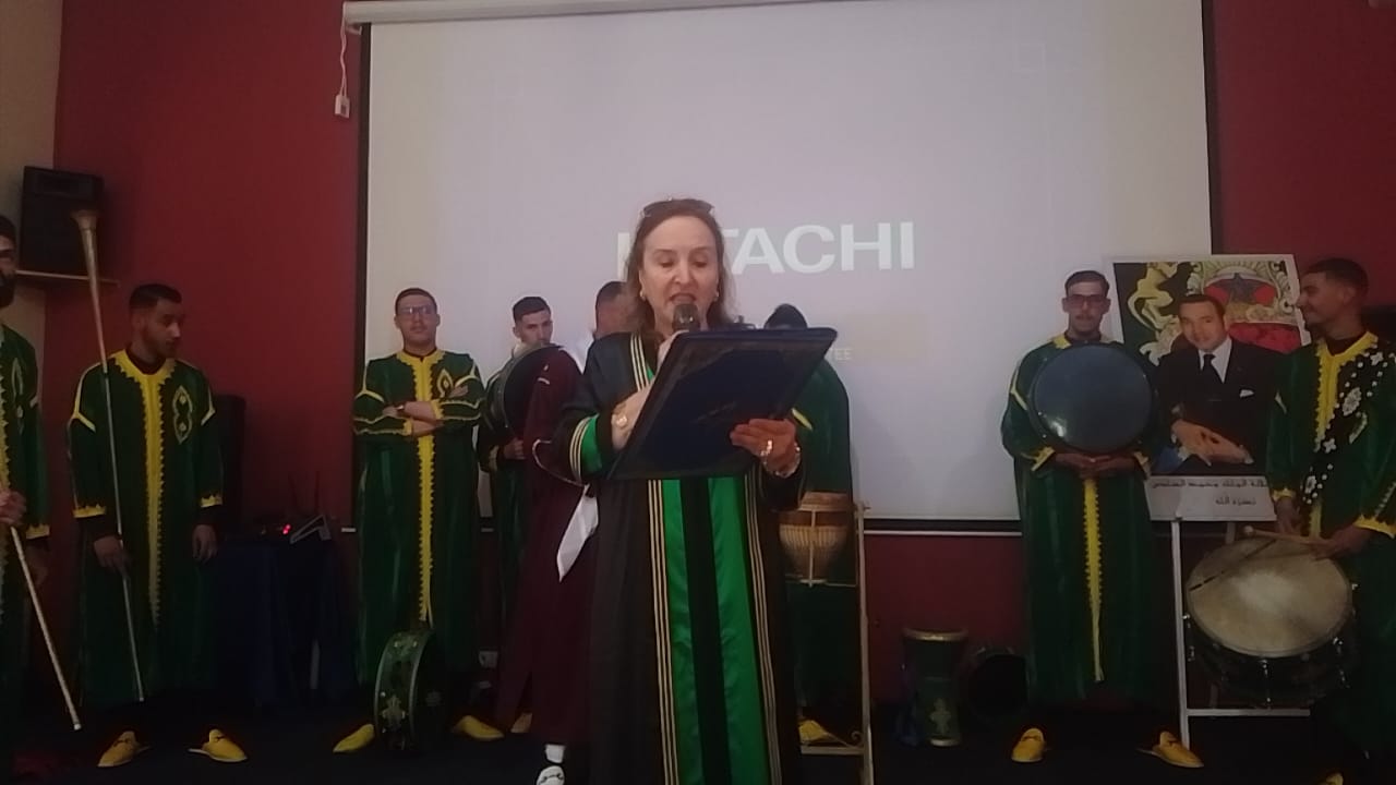 مكناس الفيدرالية الإقليمية لجمعيات الآباء والامهات وأولياء الامور بمكناس تحتفي بنساءها وتكرم اطرها ووجوه اعلامية بمناسبة عيد الام والمرأة بمركز النسيج الجمعوي حمرية. مكناس الفيدرالية الإقليمية لجمعيات الآباء والامهات وأولياء الامور بمكناس تحتفي بنساءها وتكرم اطرها ووجوه اعلامية بمناسبة عيد الام والمرأة بمركز النسيج الجمعوي حمرية.