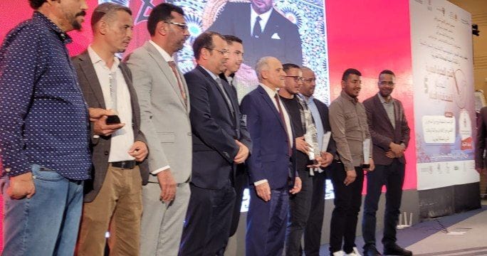 سالم عبد الفتاح يتوج بجائزة الصحافة للصحراء عن فئة الترافع الإعلامي سالم عبد الفتاح يتوج بجائزة الصحافة للصحراء عن فئة الترافع الإعلامي