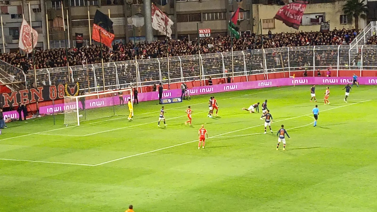 بلا مباراة السد: الكوديم حقق الأهم والبقاء في البطولة الاحترافية (إنوي) القسم الأول. بلا مباراة السد: الكوديم حقق الأهم والبقاء في البطولة الاحترافية (إنوي) القسم الأول.