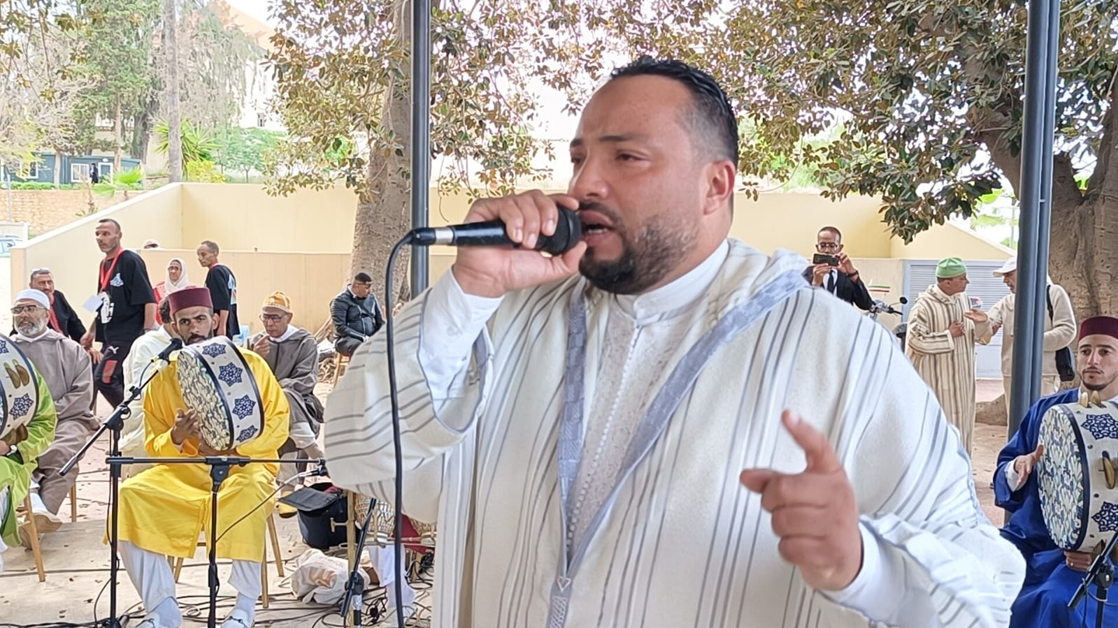 جمعية رحاب الإسماعيلية للملحون والموسيقى الثراثية تنظم عادة النزاهة جمعية رحاب الإسماعيلية للملحون والموسيقى الثراثية تنظم عادة النزاهة