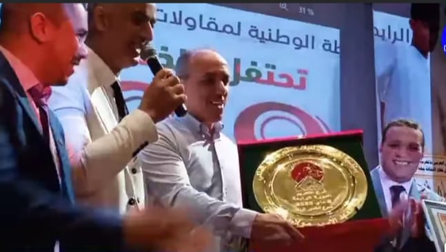 الرابطة الوطنية لمقاولات النقل الطرقي بالمغرب تحتفل بذكرى ميلاد ولي العهد وتكرم وجوهًا فنية وإعلامية