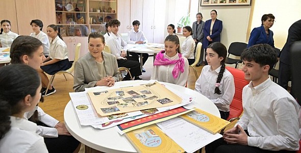 الأميرة للا حسناء تزور بباكو المؤسسة التعليمية “المجمع التربوي 132–134” في إطار مشروع التوأمة التربوية بين الرباط والعاصمة الأذربيجانية