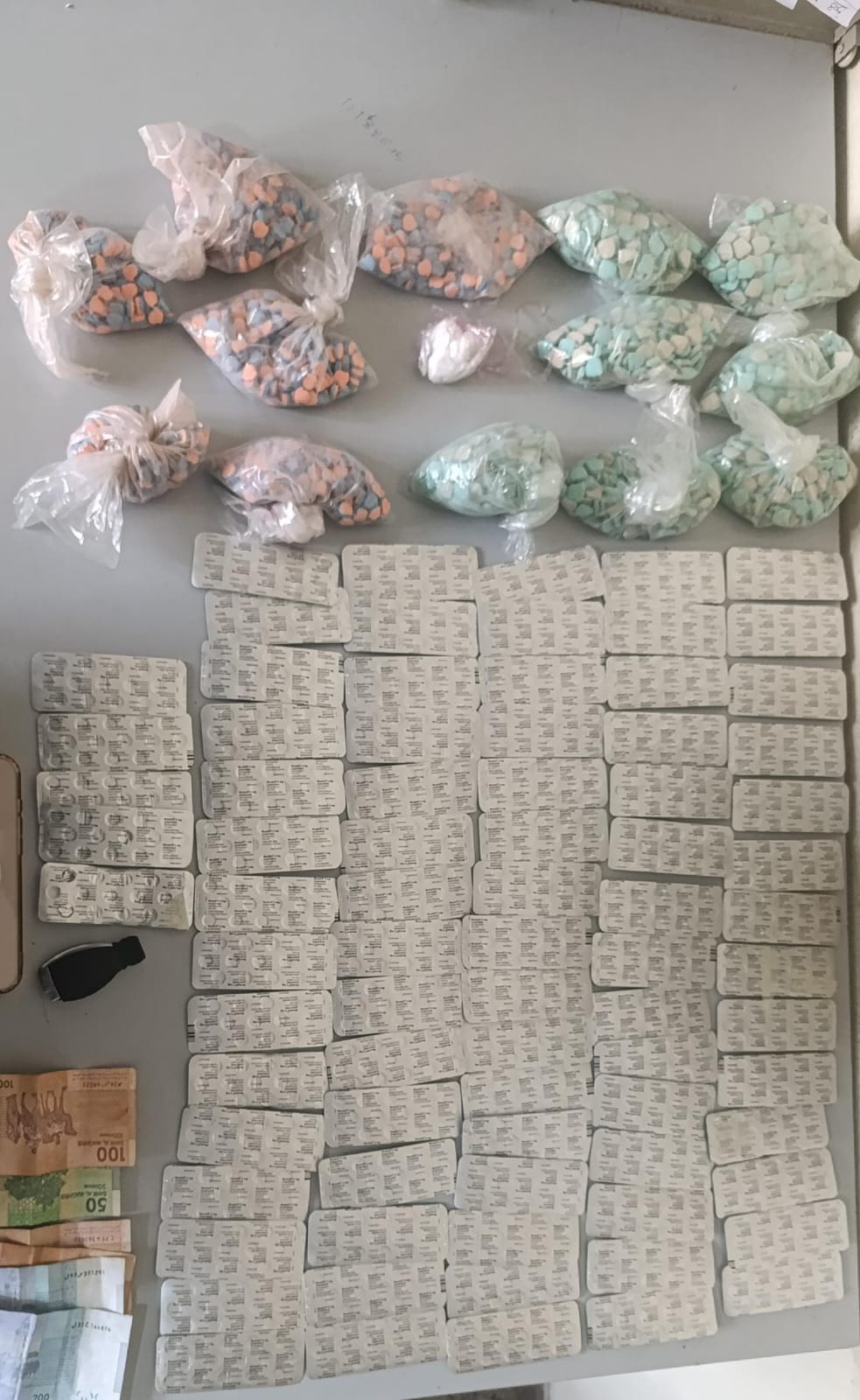 حيازة و ترويج المخدرات يورط شخصين بمدينة مكناس