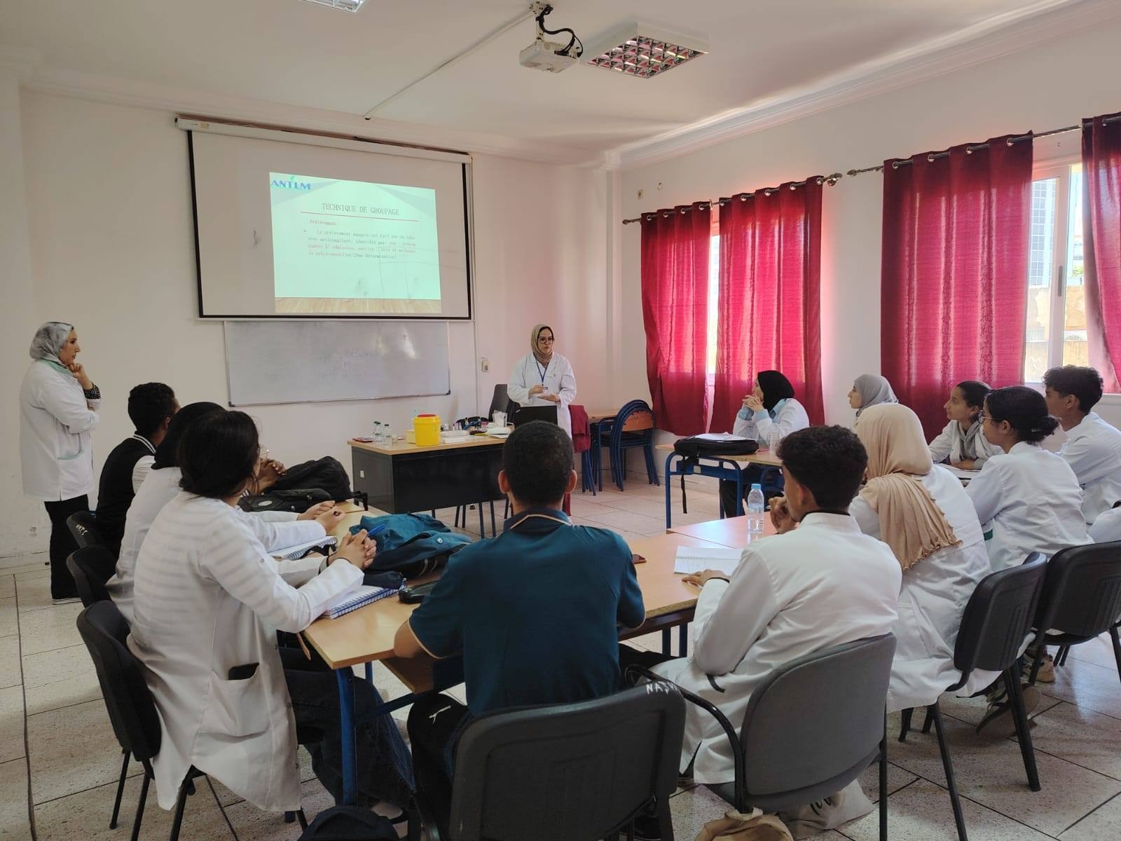 نظمه المعهد العالي للمهن التمريضية وتقنيات الصحة بمكناس يوم الدراسي حول سلامة وجودة تحاقن الدم نظمه المعهد العالي للمهن التمريضية وتقنيات الصحة بمكناس يوم الدراسي حول سلامة وجودة تحاقن الدم