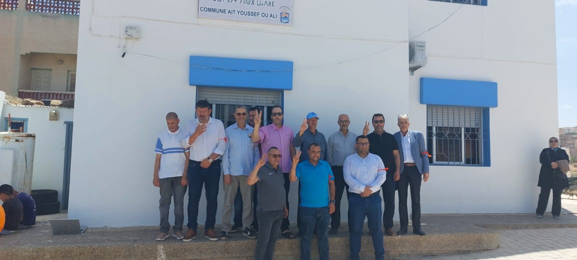 وفد من المكتب الإقليمي للجامعة يزور فرع آيت يوسف وعلي تضامنًا مع معركته النضالية وفد من المكتب الإقليمي للجامعة يزور فرع آيت يوسف وعلي تضامنًا مع معركته النضالية