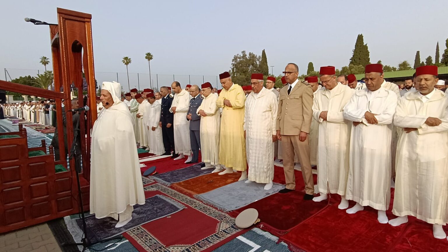 عامل عمالة مكناس عبدالغني الصبار يؤدي صلاة عيد الأضحى وسط جموع غفير من ساكنة المدينة ويشارك نزلاء الخيرية الإسلامية فرحتهم عامل عمالة مكناس عبدالغني الصبار يؤدي صلاة عيد الأضحى وسط جموع غفير من ساكنة المدينة ويشارك نزلاء الخيرية الإسلامية فرحتهم