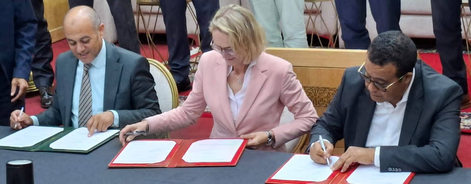 توقيع اتفاقيتين يهمان توسعة وإعادة تأهيل المعهدين المتخصصين في فنون الصناعة التقليدية بكل من فاس والرباط