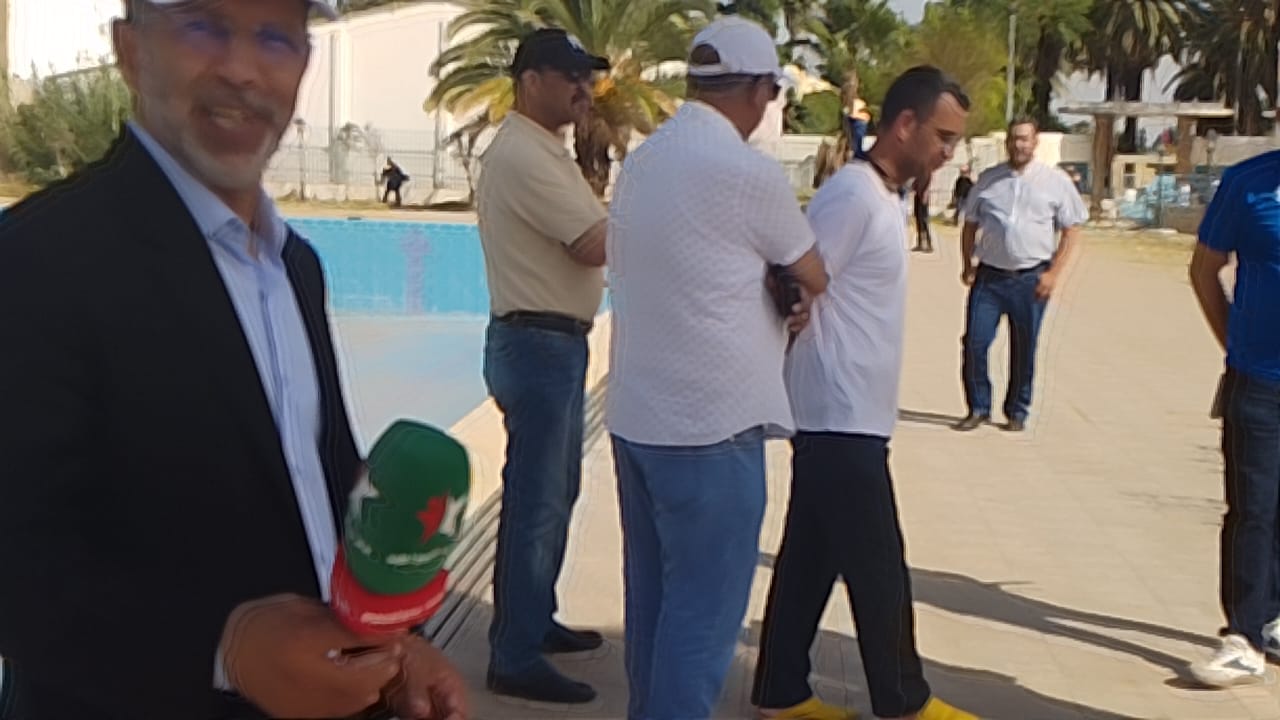 إعلان افتتاح المسبح البلدي الحبّول في مكناس لصيف 2025