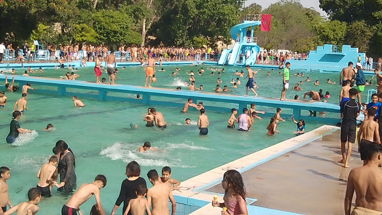 إعلان افتتاح المسبح البلدي الحبّول في مكناس لصيف 2025