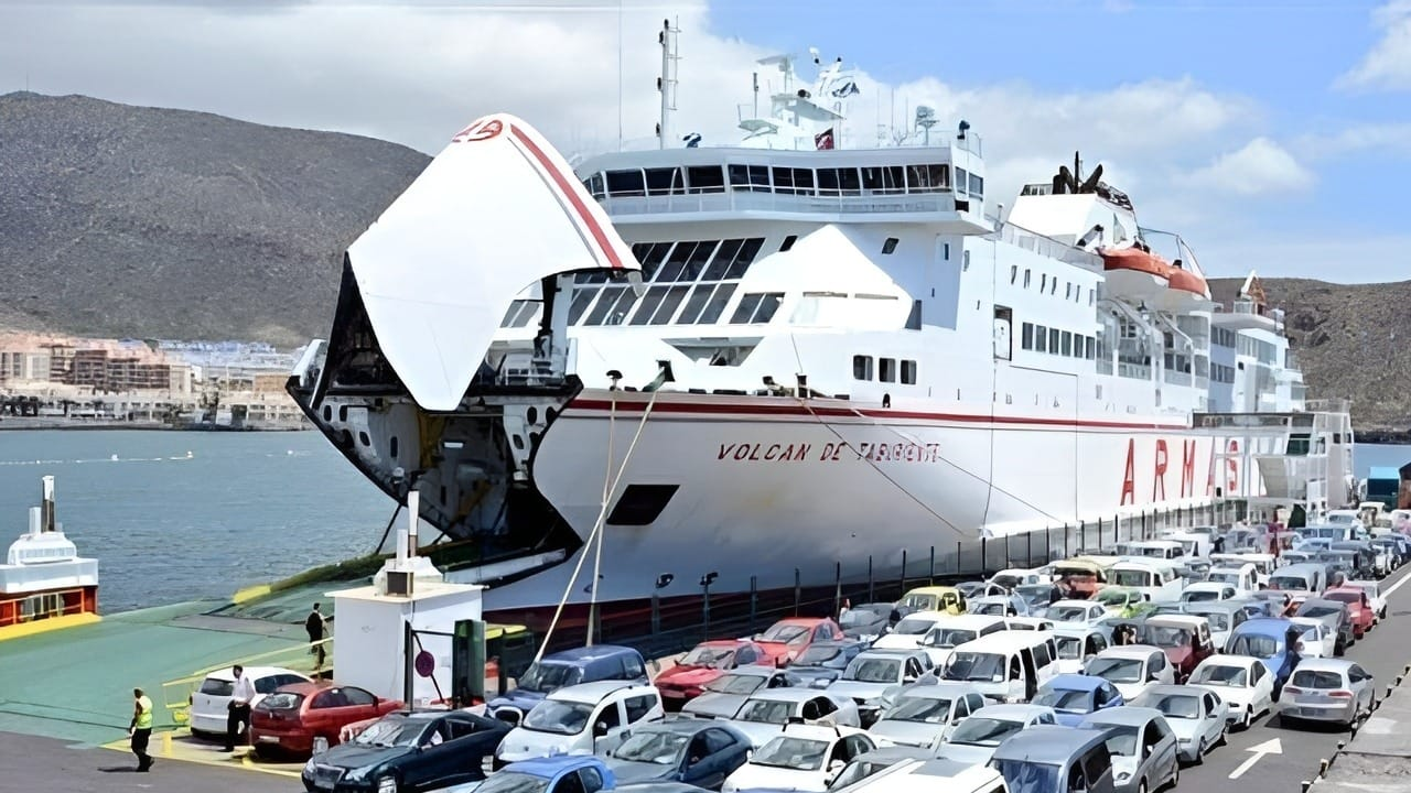 ميناء الحسيمة يستقبل أول رحلة في إطار عملية مرحبا 2025