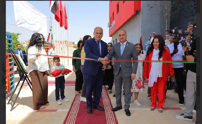 سفيرة الوحدة الترابية و المديرة التربوية لمجموعة مدارس لافوندسيون وسعادة سفير جمهورية العراق السيد عماد مرزا وسعادة سفير جمهورية مصر العربية السيد احمد نهاد عبد اللطيف وعمداء الجامعات و اكادميين ودكاترة وباحثين ، يفتتحون ملتقى لافوندسيون للتربية البيئية والتنمية المستدامة في دورته الثالثة