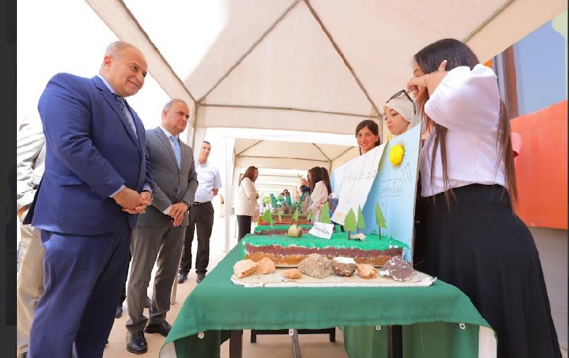 سفيرة الوحدة الترابية و المديرة التربوية لمجموعة مدارس لافوندسيون وسعادة سفير جمهورية العراق السيد عماد مرزا وسعادة سفير جمهورية مصر العربية السيد احمد نهاد عبد اللطيف وعمداء الجامعات و اكادميين ودكاترة وباحثين ، يفتتحون ملتقى لافوندسيون للتربية البيئية والتنمية المستدامة في دورته الثالثة