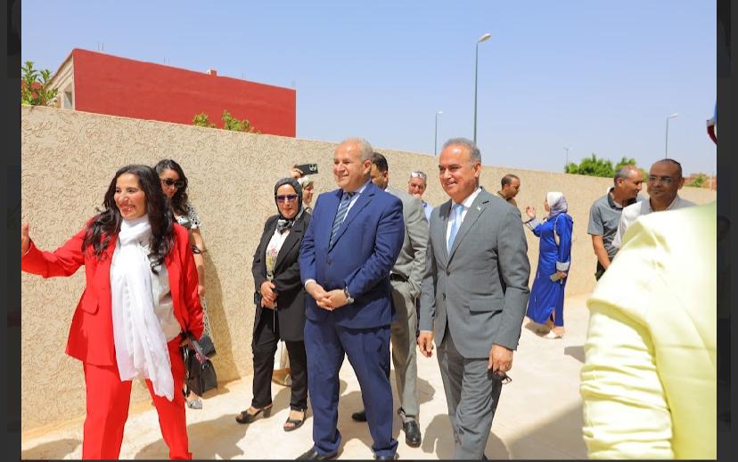 سفيرة الوحدة الترابية و المديرة التربوية لمجموعة مدارس لافوندسيون وسعادة سفير جمهورية العراق السيد عماد مرزا وسعادة سفير جمهورية مصر العربية السيد احمد نهاد عبد اللطيف وعمداء الجامعات و اكادميين ودكاترة وباحثين ، يفتتحون ملتقى لافوندسيون للتربية البيئية والتنمية المستدامة في دورته الثالثة