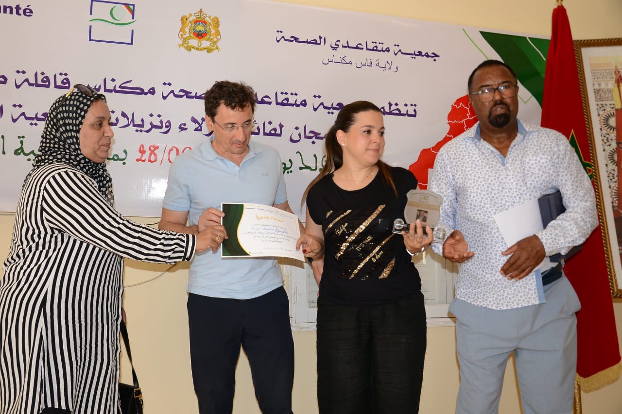 متقاعدو الصحة بمكناس يفحصون 150 نزيلاً ويُدخلون الفرحة إلى قلوب المسنين