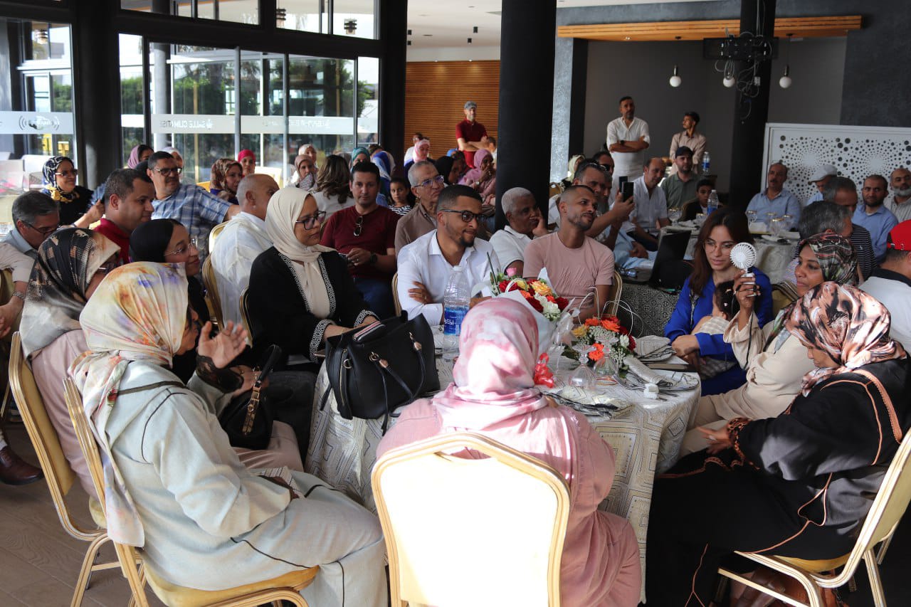 تقاعد لا يشبه الغياب: البريدية تودّع نبضها الإداري في وداع يليق بالكبار تقاعد لا يشبه الغياب: البريدية تودّع نبضها الإداري في وداع يليق بالكبار