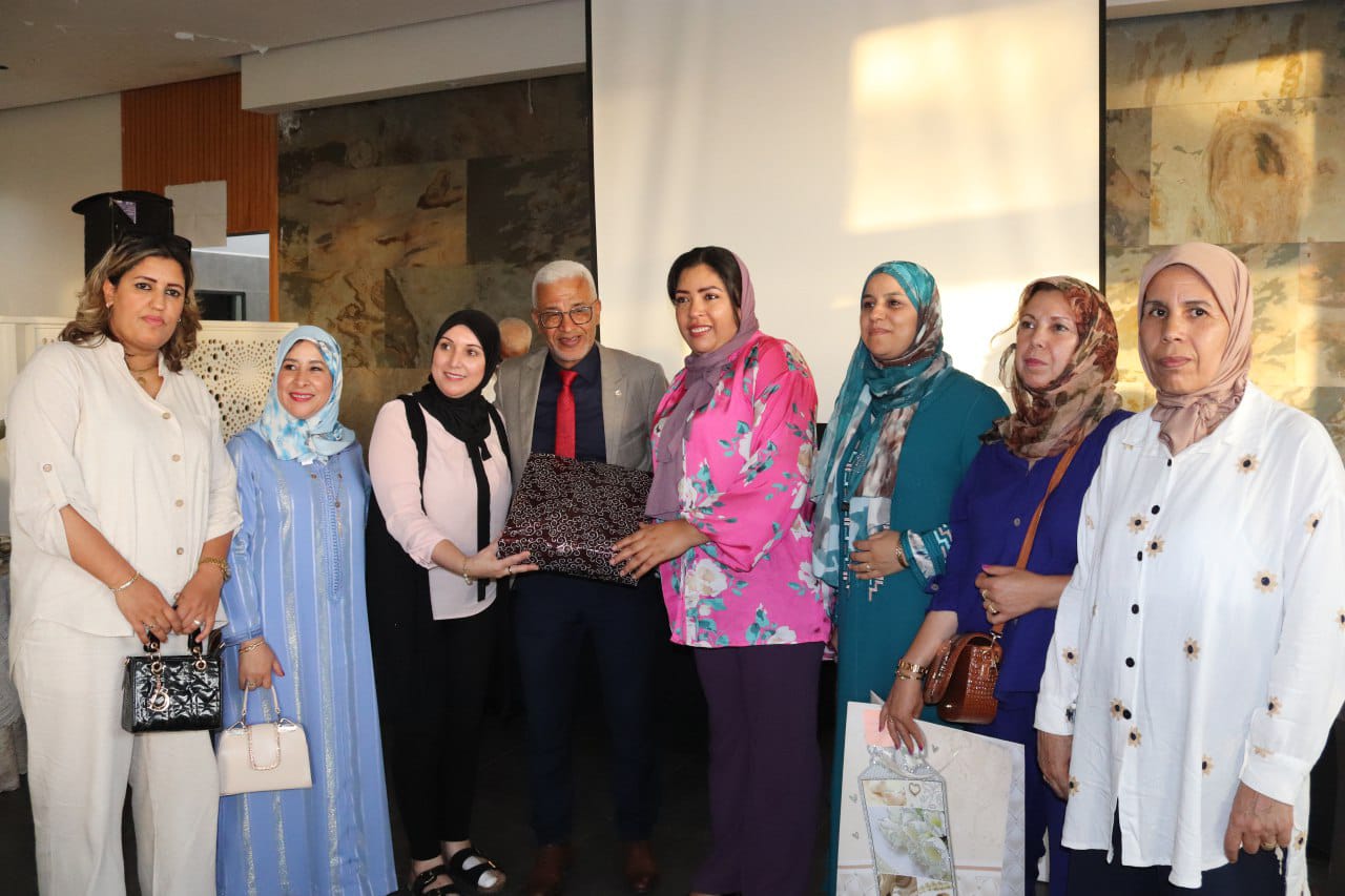 تقاعد لا يشبه الغياب: البريدية تودّع نبضها الإداري في وداع يليق بالكبار تقاعد لا يشبه الغياب: البريدية تودّع نبضها الإداري في وداع يليق بالكبار