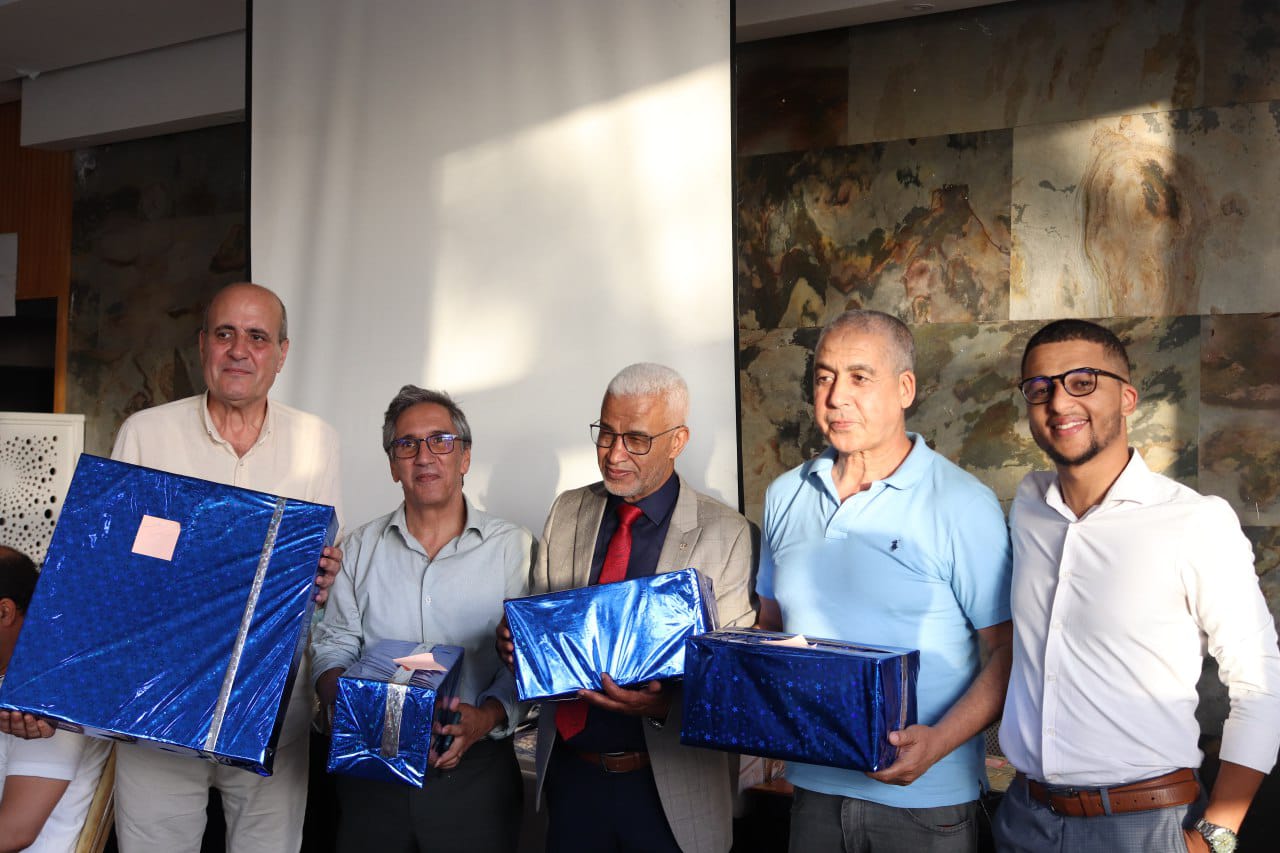 تقاعد لا يشبه الغياب: البريدية تودّع نبضها الإداري في وداع يليق بالكبار تقاعد لا يشبه الغياب: البريدية تودّع نبضها الإداري في وداع يليق بالكبار