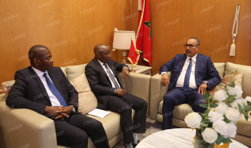 وفد ديبلوماسي إيفواري يطلع على دينامية التنمية بجهة الداخلة وادي الذهب