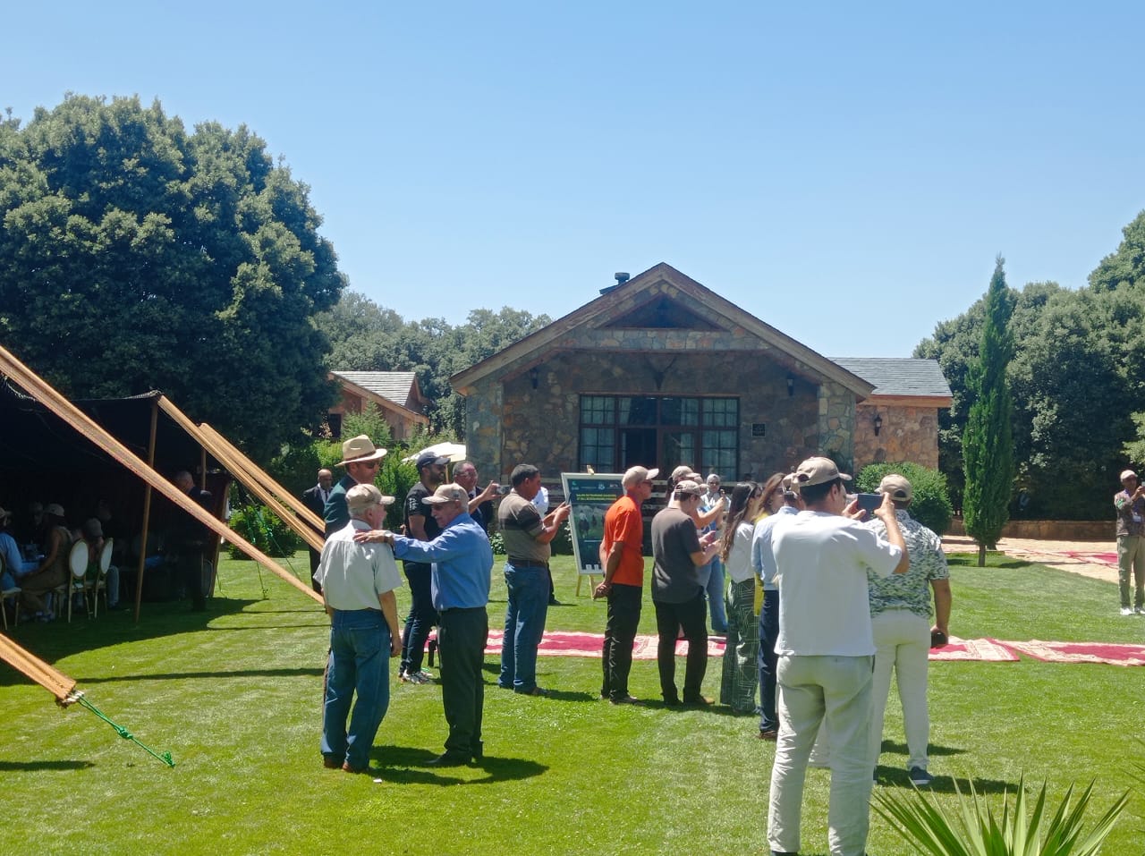 المجلس الإقليمي للسياحة بإفران يصنع الحدث من خلال مؤتمر ثلاثة أيام من رؤية التسويق والتطوير السياحي الأمثل للمدينة ولجهة فاس مكناس المجلس الإقليمي للسياحة بإفران يصنع الحدث من خلال مؤتمر ثلاثة أيام من رؤية التسويق والتطوير السياحي الأمثل للمدينة ولجهة فاس مكناس