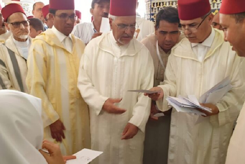 تاونات.. هبات ملكية لفائدة الشرفاء الصافيين وأشخاص معوزين تاونات.. هبات ملكية لفائدة الشرفاء الصافيين وأشخاص معوزين