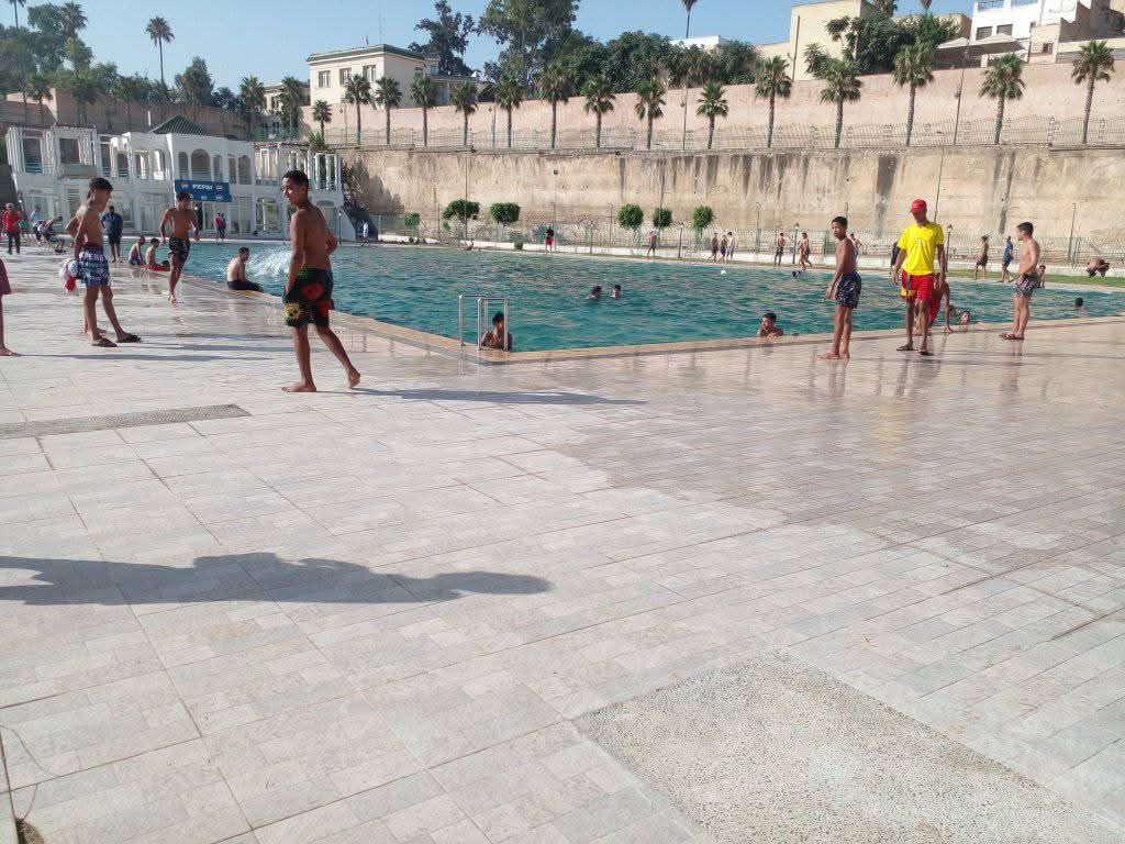 إعلان الافتتاح الرسمي للمسبح الأولمبي بمكناس