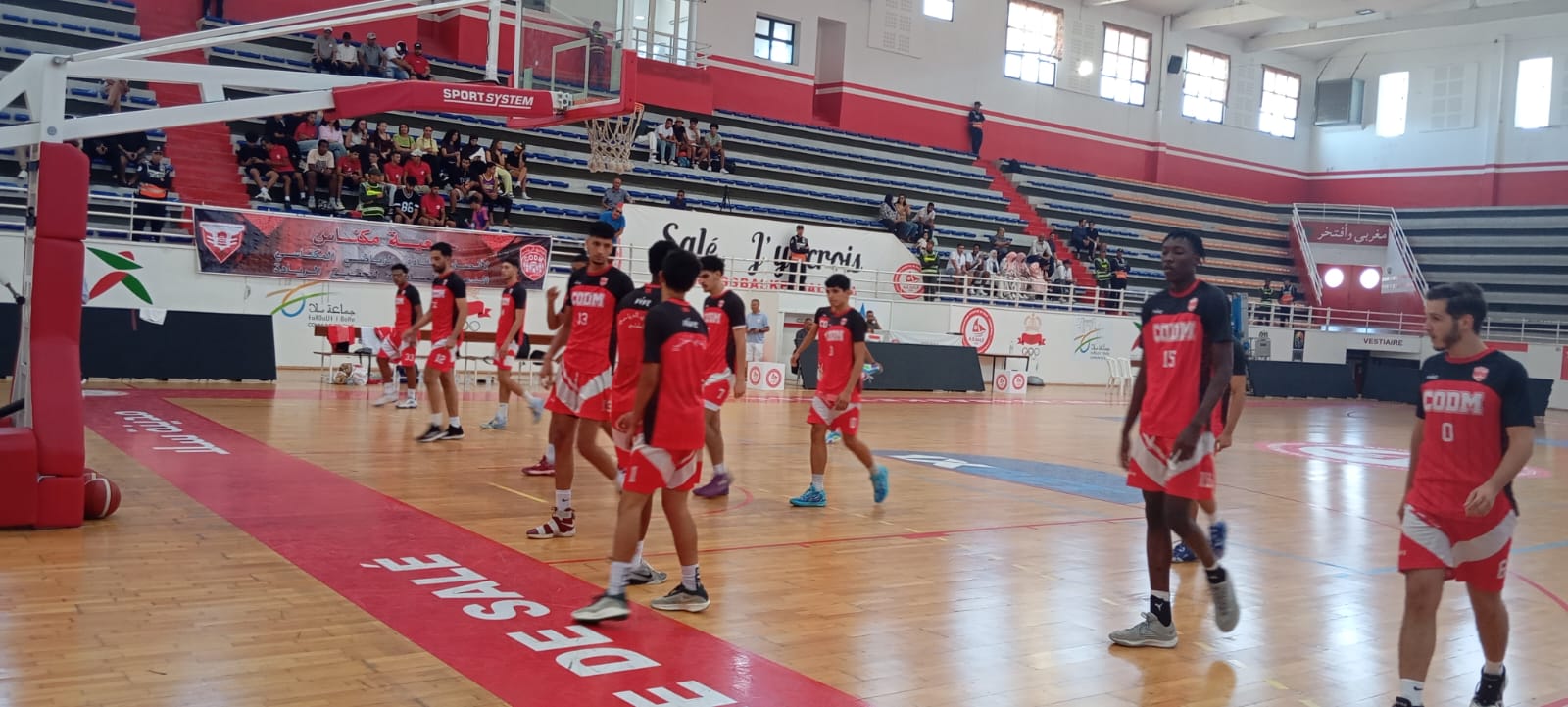 بعد غيبة طويلة النادي المكناسي لكرة السلة رجال يحقق الصعود إلى القسم الوطني الممتاز