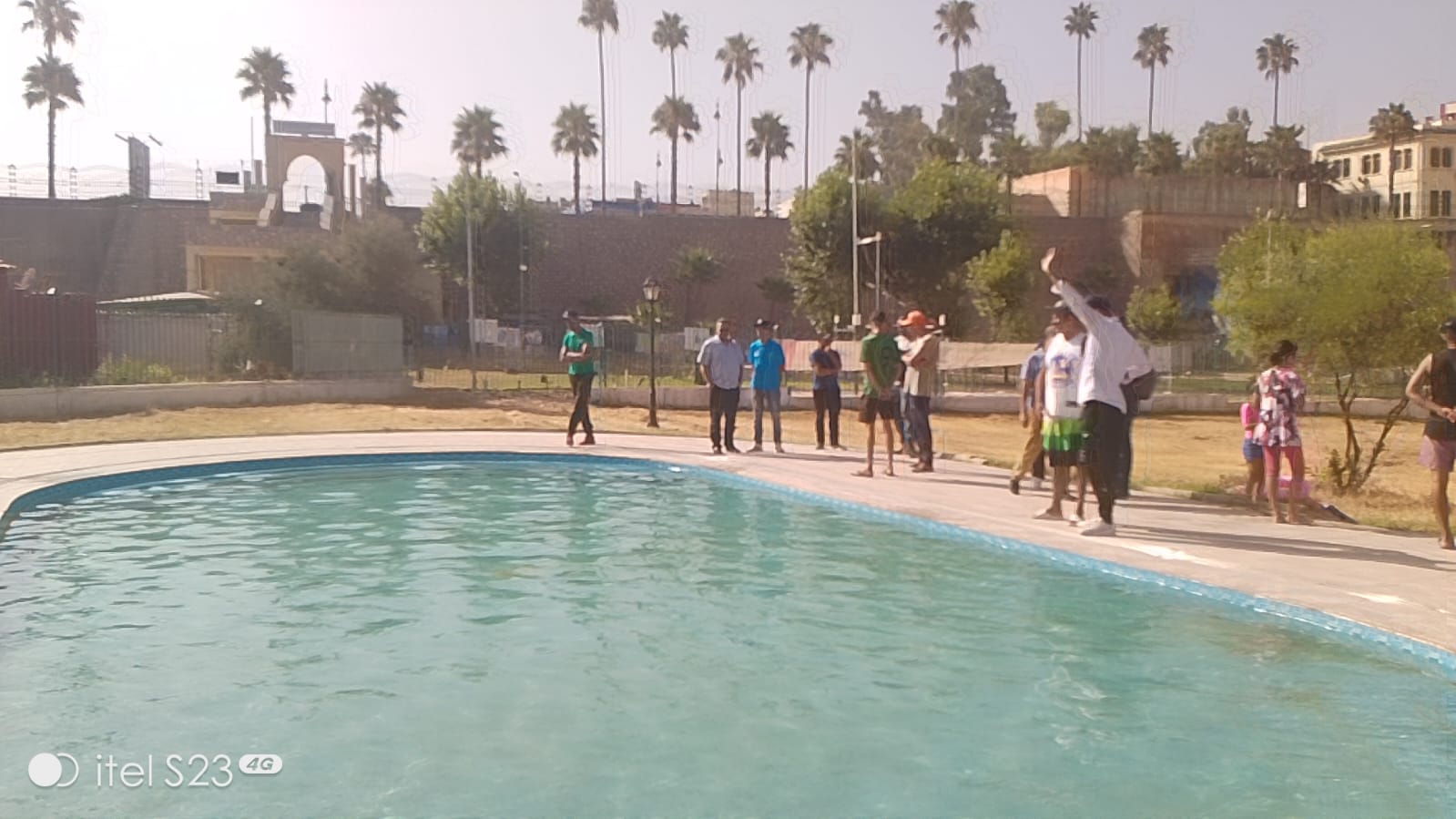 إعلان الافتتاح الرسمي للمسبح الأولمبي بمكناس