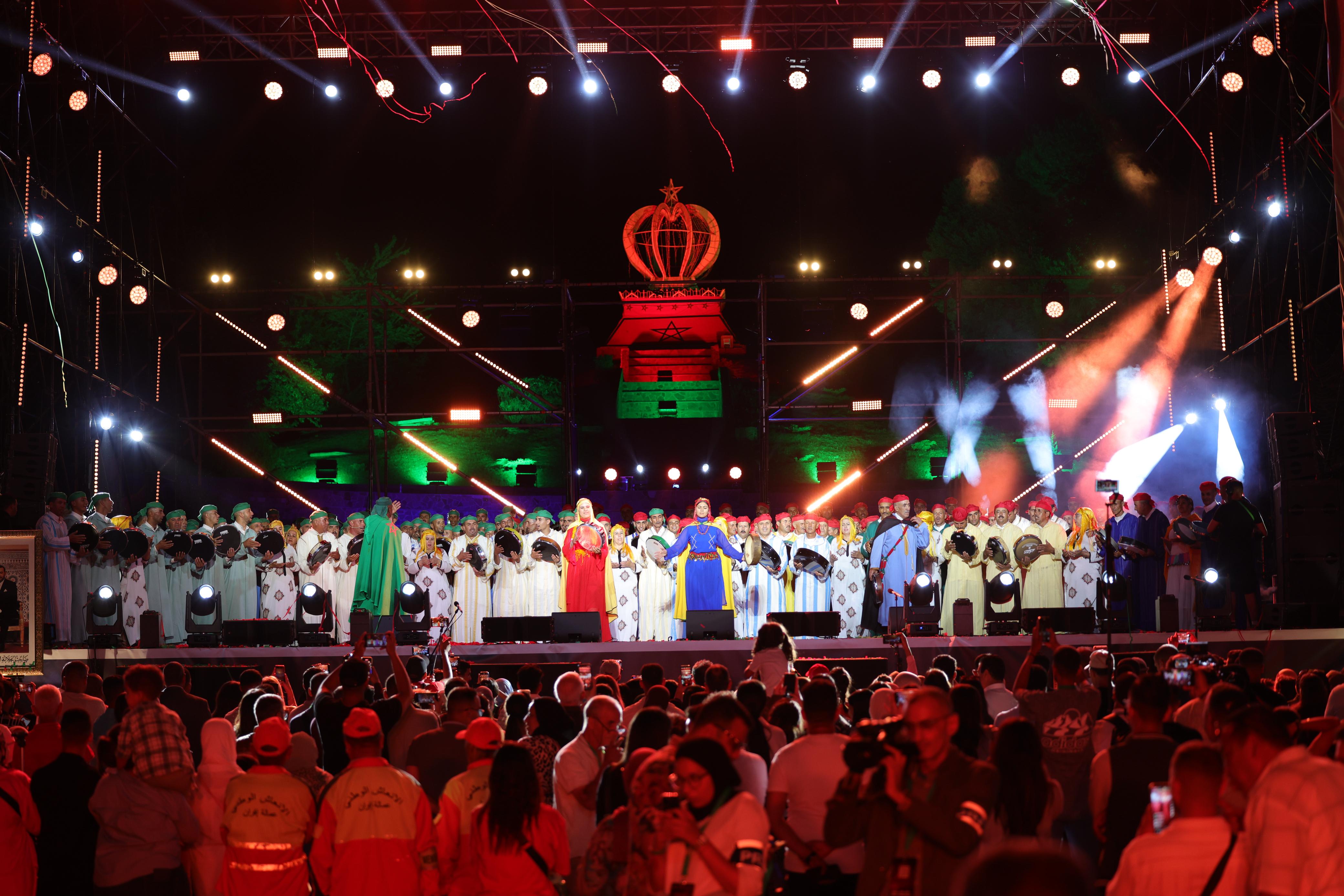 مهرجان إفران الدولي يفتتح نسخته السابعة وسط أجواء احتفالية كبيرة مهرجان إفران الدولي يفتتح نسخته السابعة وسط أجواء احتفالية كبيرة