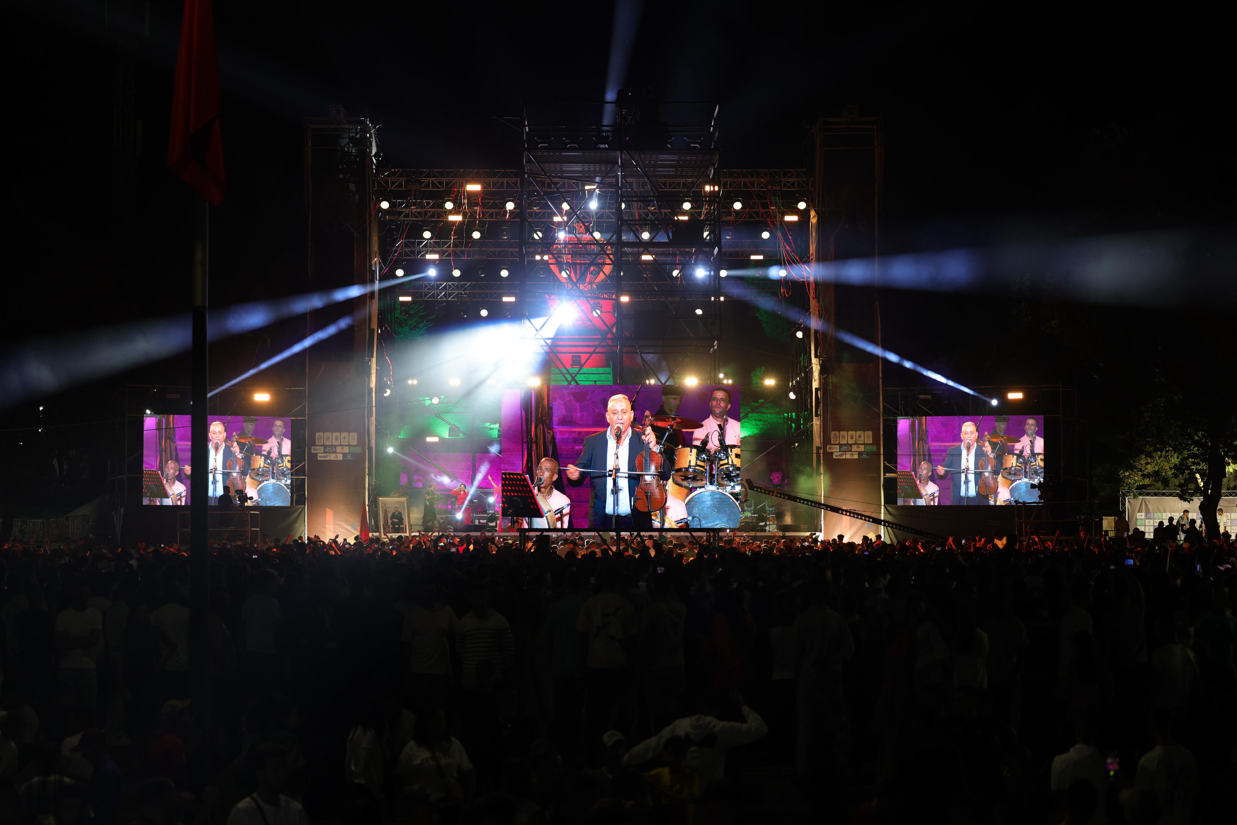 مهرجان إفران الدولي يفتتح نسخته السابعة وسط أجواء احتفالية كبيرة مهرجان إفران الدولي يفتتح نسخته السابعة وسط أجواء احتفالية كبيرة