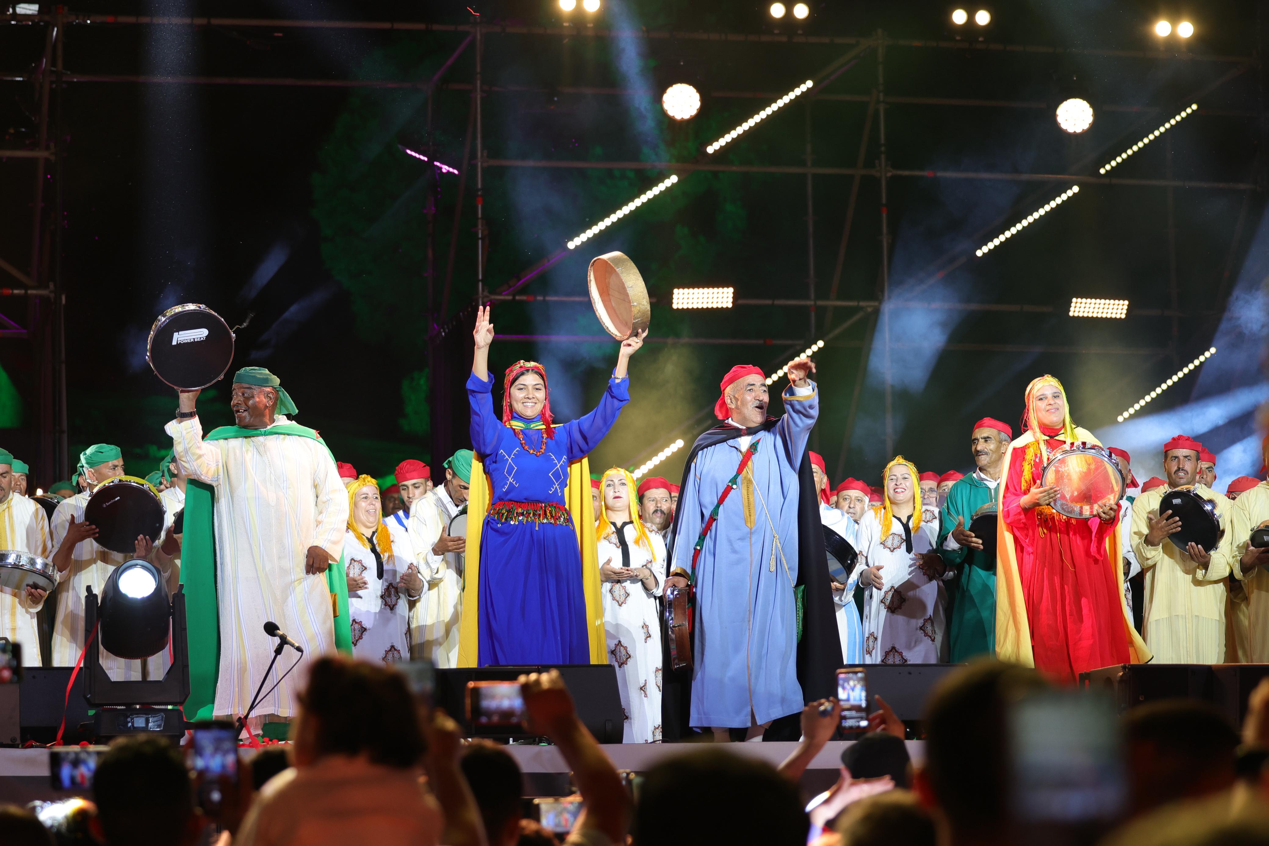 مهرجان إفران الدولي يفتتح نسخته السابعة وسط أجواء احتفالية كبيرة مهرجان إفران الدولي يفتتح نسخته السابعة وسط أجواء احتفالية كبيرة