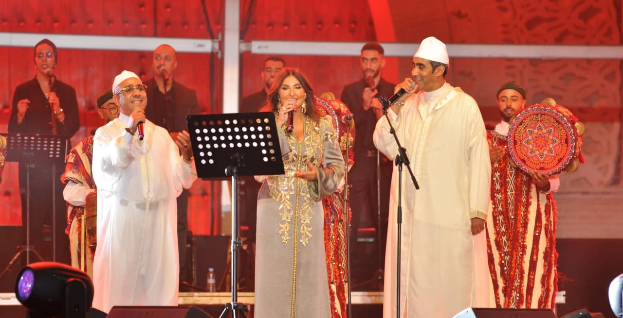 أزيد من 300 ألف شخص تتبعوا فقراته مهرجان عيساوة بمكناس يؤكد مكانته ضمن أبرز المواعيد الثقافية بالمغرب أزيد من 300 ألف شخص تتبعوا فقراته مهرجان عيساوة بمكناس يؤكد مكانته ضمن أبرز المواعيد الثقافية بالمغرب