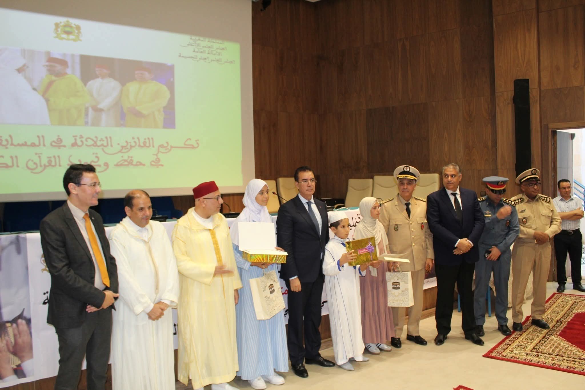 الحسيمة تختتم مهرجانها القرآني الأول بتكريم لافت لحفظة كتاب الله الحسيمة تختتم مهرجانها القرآني الأول بتكريم لافت لحفظة كتاب الله