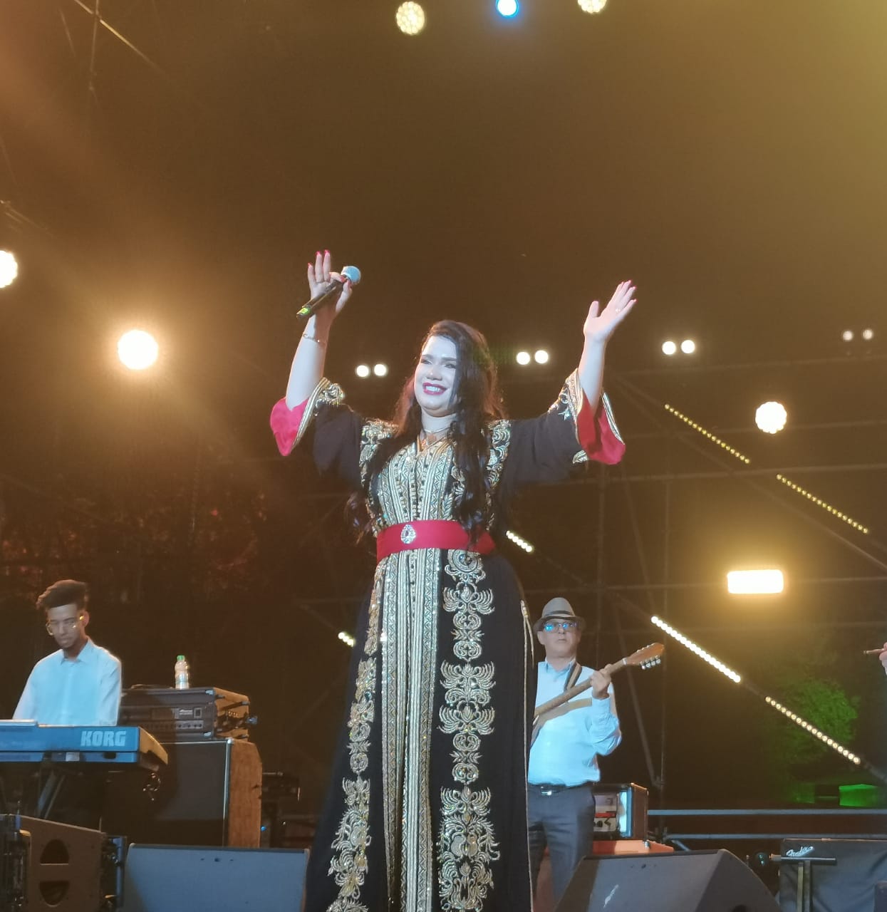 مهرجان إفران الدولي النسخة السابعة يستقطب ازيد من 300الف زائر مهرجان إفران الدولي النسخة السابعة يستقطب ازيد من 300الف زائر