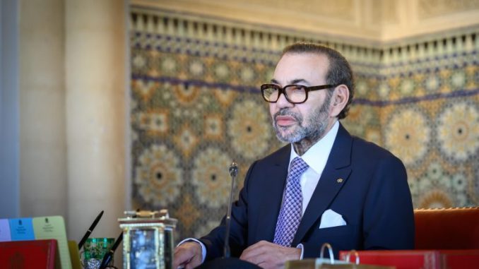 جلالة الملك يؤكد التزام المغرب بالانفتاح على محيطه الجهوي وجواره المباشر جلالة الملك يؤكد التزام المغرب بالانفتاح على محيطه الجهوي وجواره المباشر