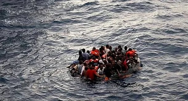 إنزال جماعي لمهاجرين سريين بشاطئ دي غاتا يربك السلطات الإسبانية