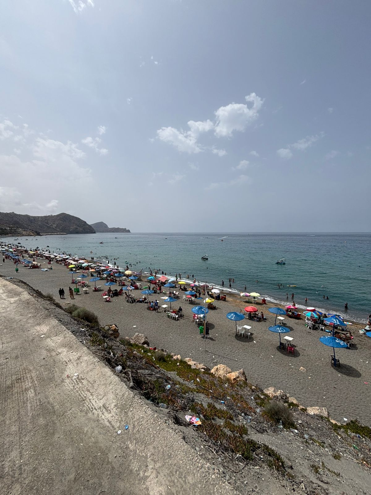 الدرك الملكي يشن حملة أمنية على شاطئ تلايوسف لمكافحة استهلاك 