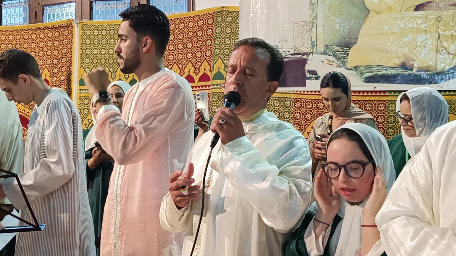 جمعية روح التراث الصوفي للمديح والسماع بمكناس تحيي ليلة صوفية بمزارة الضريح الإدريسي الأنور جمعية روح التراث الصوفي للمديح والسماع بمكناس تحيي ليلة صوفية بمزارة الضريح الإدريسي الأنور