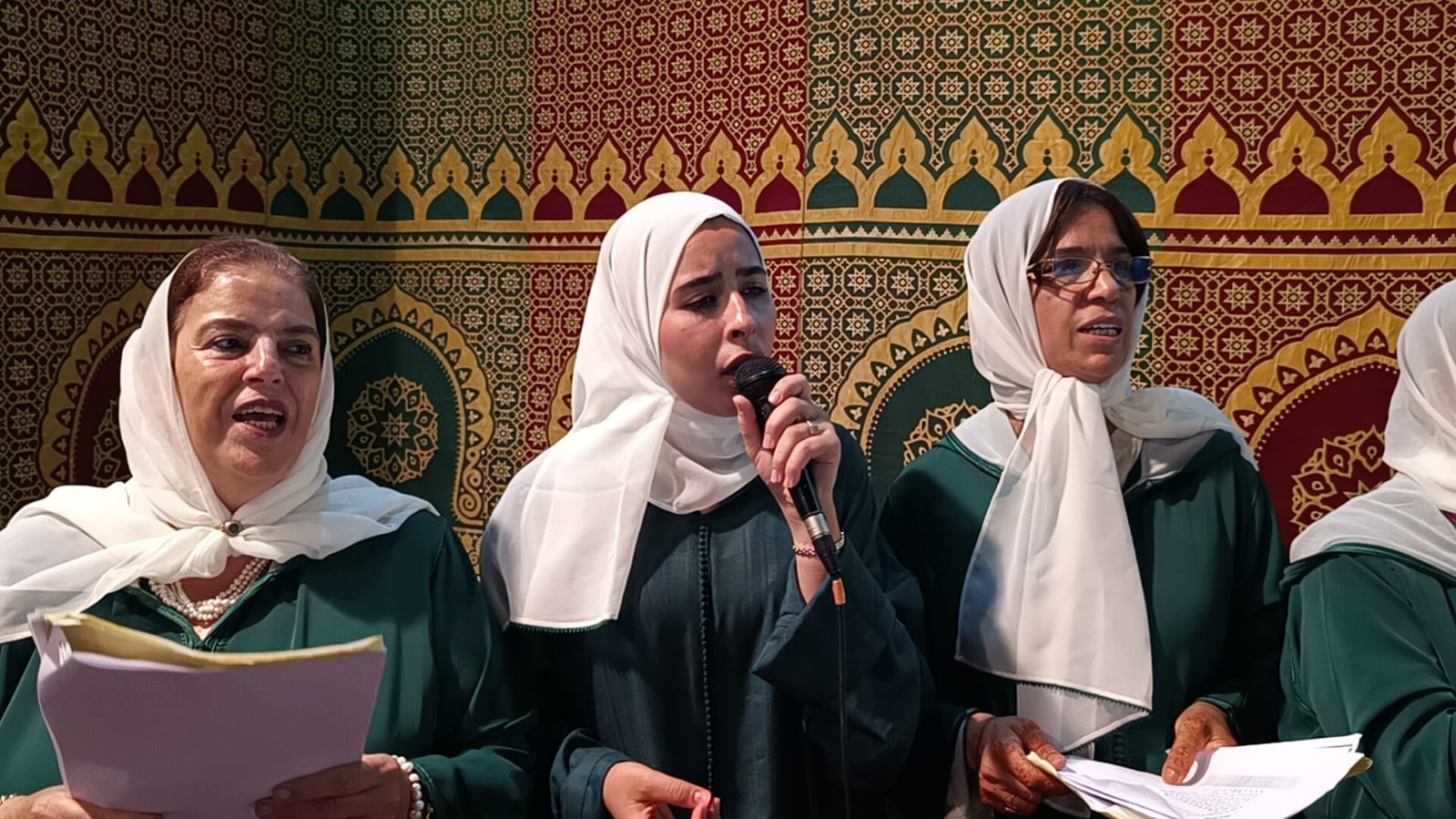 جمعية روح التراث الصوفي للمديح والسماع بمكناس تحيي ليلة صوفية بمزارة الضريح الإدريسي الأنور جمعية روح التراث الصوفي للمديح والسماع بمكناس تحيي ليلة صوفية بمزارة الضريح الإدريسي الأنور